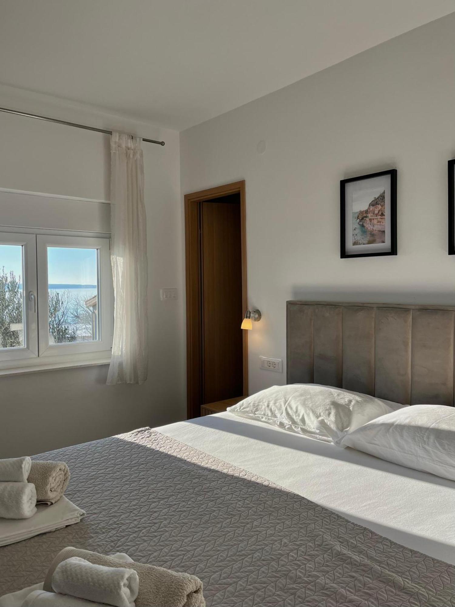 Modern Seaview House Fiore 斯塔利格拉德-帕克利尼卡 外观 照片