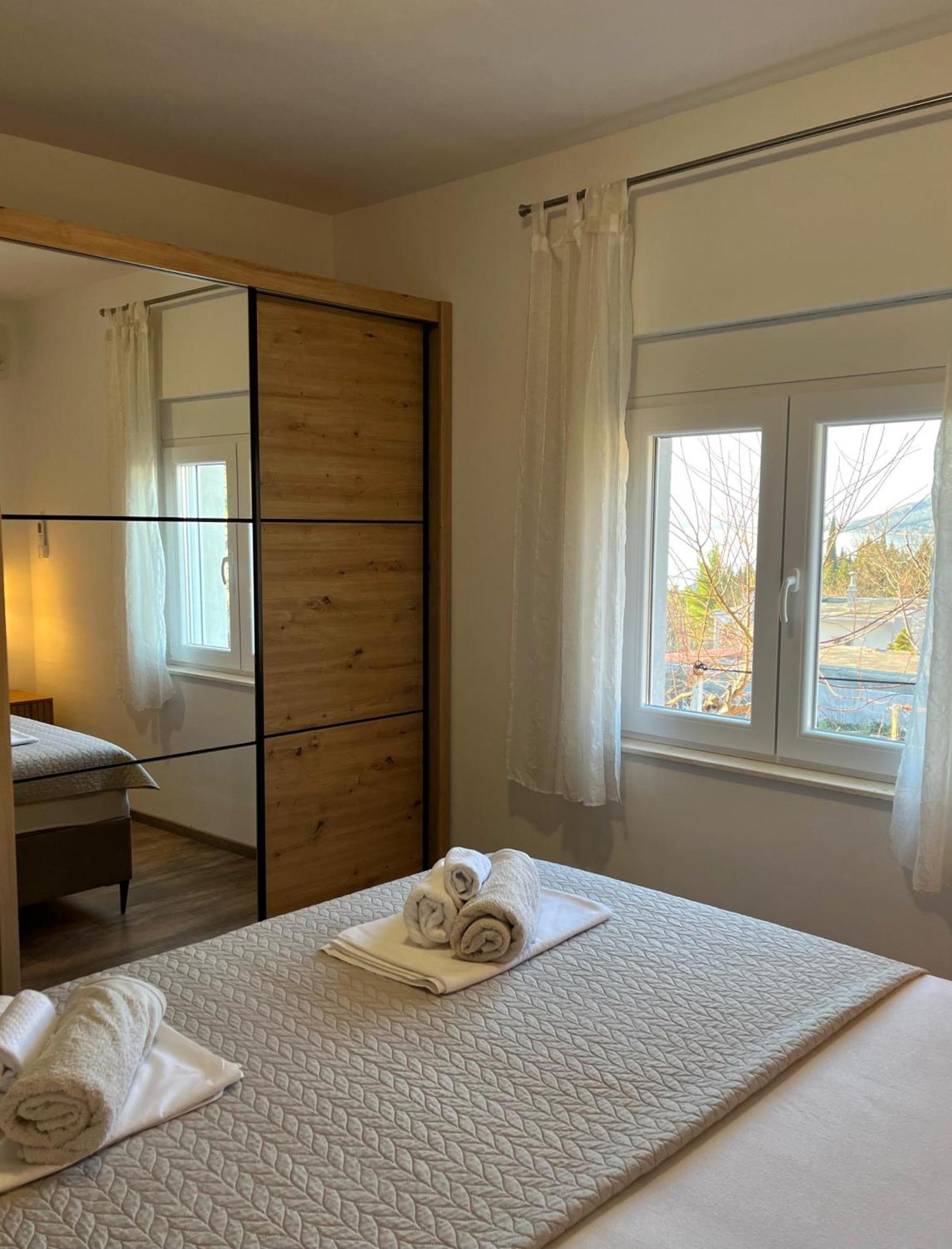 Modern Seaview House Fiore 斯塔利格拉德-帕克利尼卡 外观 照片